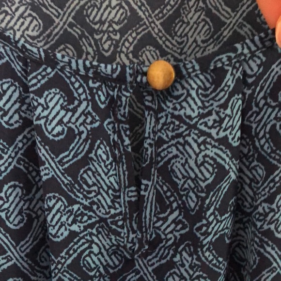 Banana Republic Sleeveless Top - Picture 3 of 3